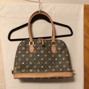 DOONEY& BOURKE HANDBAG WITH MATCHING WALLET